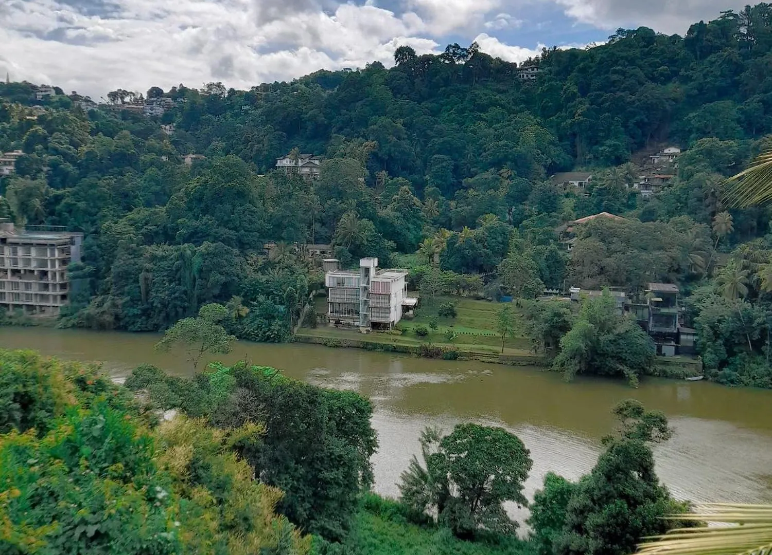 Aura Residence Katugastota Privat bolig